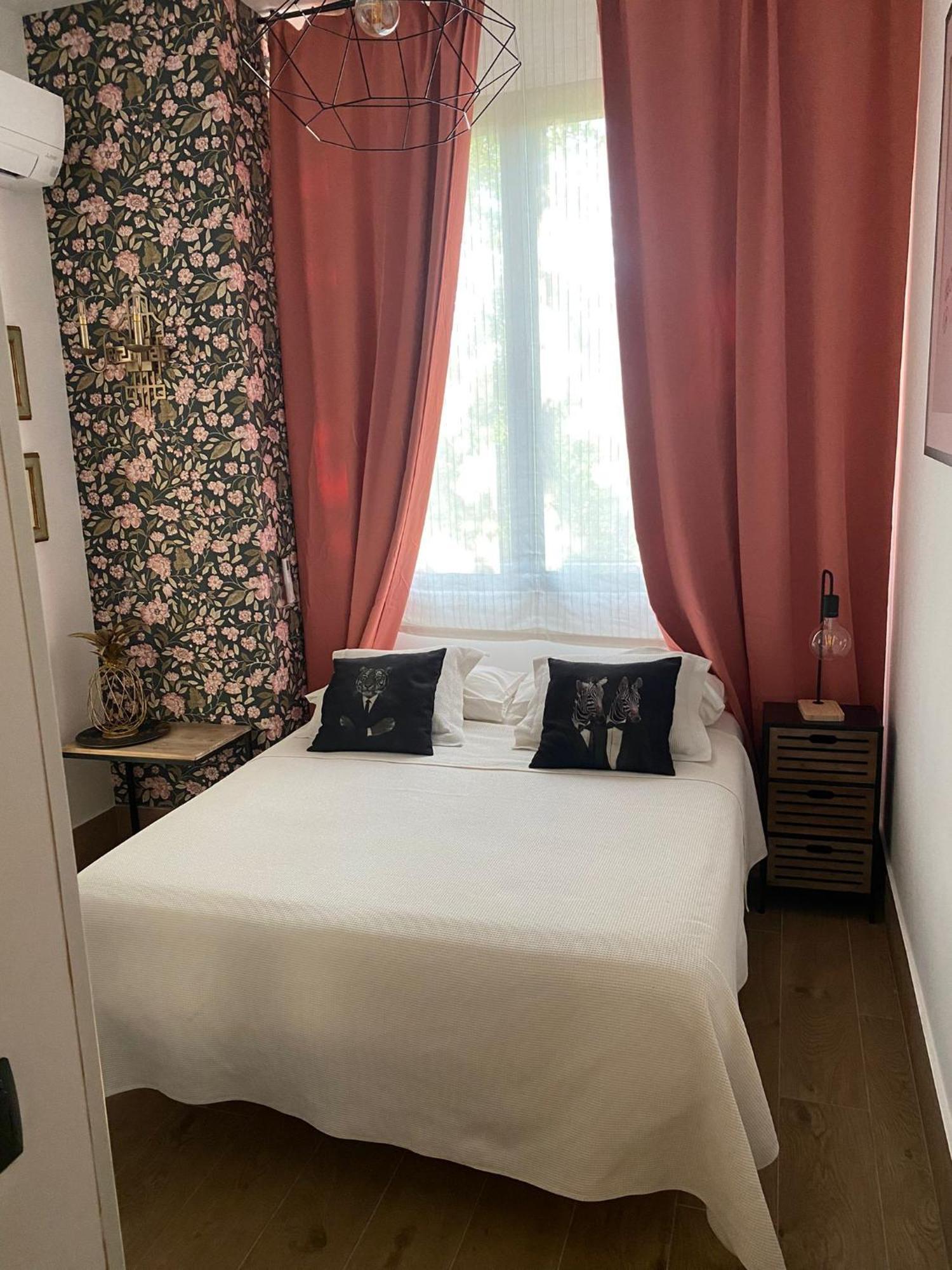 Garden House Madrid Hotel Bagian luar foto